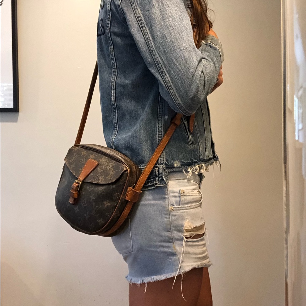 SOLD ON M! Auth Louis Vuitton crossbody!